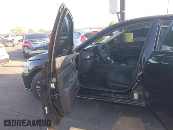 2024 Nissan Altima SV z VIN 1N4BL4DV9RN425445, wystawiony jako IAAI lot #42141167 z przebiegiem 15 730 mil mil oraz . Historia ofert i sprzedaży dostępna na DreamBid. Obrazek 5.