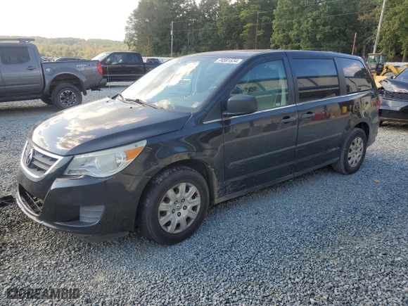 2011 Volkswagen Routan S with VIN 2V4RW4DG1BR803192, listed as a Copart auction lot 74591534 with 149,880 mi miles and Salvage Title. Bid and sale history available at carsss.com. Image 1.