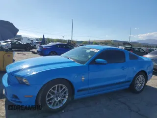 2013 Ford Mustang V6 z VIN 1ZVBP8AM9D5248001, wystawiony jako Copart lot #56514375 z przebiegiem 119 971 mil mil oraz Szkoda całkowita • Salvage title. Historia ofert i sprzedaży dostępna na DreamBid. Obrazek 1.