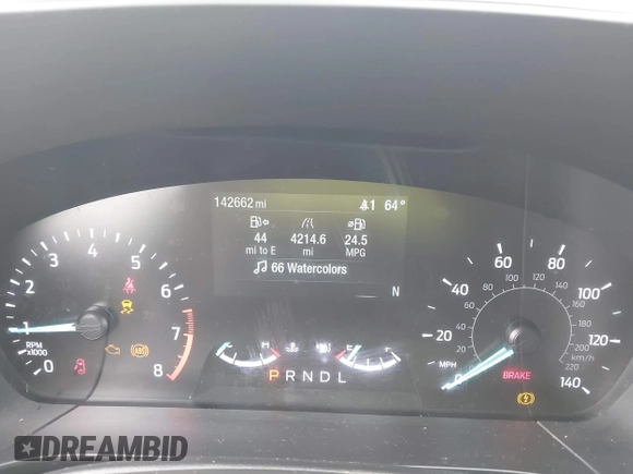 2021 Ford Escape SE z VIN 1FMCU0G62MUA94307, wystawiony jako IAAI lot #42018728 z przebiegiem 142 662 mil mil oraz . Historia ofert i sprzedaży dostępna na DreamBid. Obrazek 7.