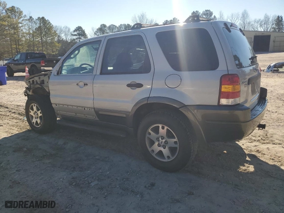 2003 Ford Escape XLT Popular with VIN 1FMYU03163KB45334, listed as a Copart auction lot 86947804 with 121,234 mi miles and Salvage Title. Bid and sale history available at carsss.com. Image 2.