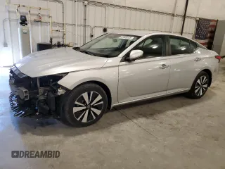 2022 Nissan Altima SV with VIN 1N4BL4DWXNN374881, listed as a Copart auction lot 52409335 with 28,189 mi miles and Salvage Title. Bid and sale history available at DreamBid. Image 1.