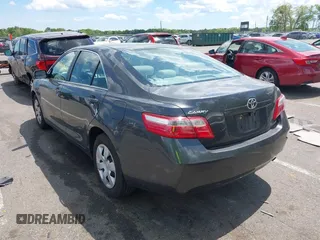 2009 Toyota Camry z VIN 4T1BE46K69U392414, wystawiony jako IAAI lot #42226031 z przebiegiem 87 651 mil mil oraz . Historia ofert i sprzedaży dostępna na DreamBid. Obrazek 3.