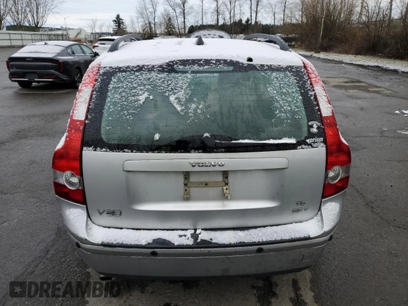 2006 Volvo V50 2.5L Turbo with VIN YV1MJ682762162920, listed as a Copart auction lot 44725505 with 0 mi miles and Salvage Title. Bid and sale history available at carsss.com. Image 6.