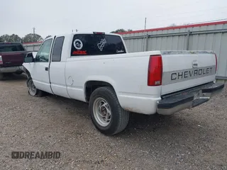 1998 Chevrolet Silverado 1500 with VIN 2GCEC19M2W1244285, listed as a IAAI auction lot 41286327 with 286,391 mi miles and . Bid and sale history available at DreamBid. Image 3.