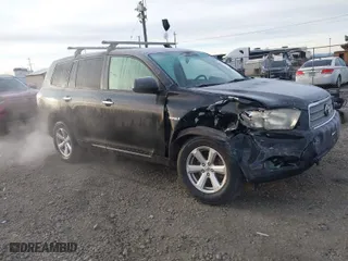 2008 Toyota Highlander Hybrid with VIN JTEEW41A482008875, listed as a IAAI auction lot 41390272 with 177,042 mi miles. Bid and sale history available at carsss.com. Image 1.