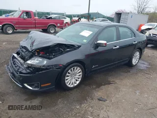 2010 Ford Fusion Hybrid with VIN 3FADP0L38AR263525, listed as a IAAI auction lot 41952084 with 112,681 mi miles. Bid and sale history available at carsss.com. Image 17.