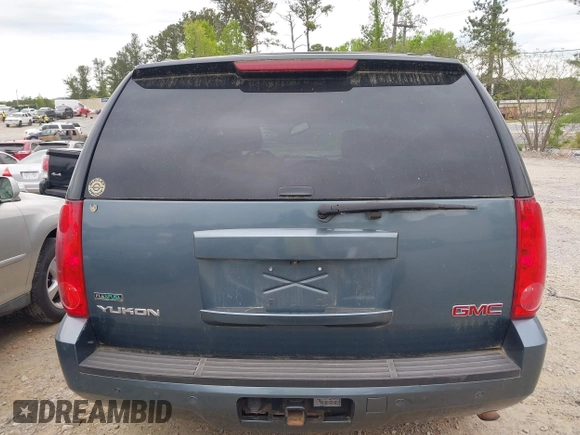 2010 GMC Yukon SLT with VIN 1GKUKCE00AR245212, listed as a IAAI auction lot 42028245 with 245,013 mi miles. Bid and sale history available at carsss.com. Image 17.
