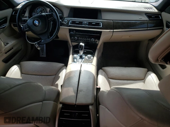 2012 BMW 7 Series 750Li z VIN WBAKB8C50CC964123, wystawiony jako Copart lot #60212005 z przebiegiem 75 979 mil mil oraz Szkoda całkowita • Salvage title. Historia ofert i sprzedaży dostępna na DreamBid. Obrazek 8.