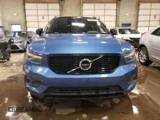 2020 Volvo XC40 R-Design z VIN YV4162UM9L2177745, wystawiony jako Copart lot #37503713 z przebiegiem 40 385 mil mil oraz . Historia ofert i sprzedaży dostępna na DreamBid. Obrazek 5.
