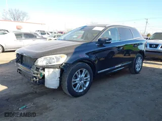 2016 Volvo XC60 T5 Premier with VIN YV4612RK5G2842318, listed as a IAAI auction lot 41743162 with 155,576 mi miles. Bid and sale history available at carsss.com. Image 18.