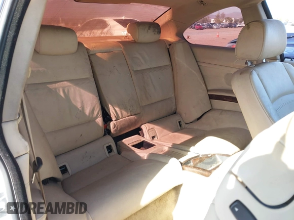 2011 BMW 3 Series 328i z VIN WBAKE3C55BE557511, wystawiony jako IAAI lot #42276665 z przebiegiem Nie podano mil oraz . Historia ofert i sprzedaży dostępna na DreamBid. Obrazek 8.