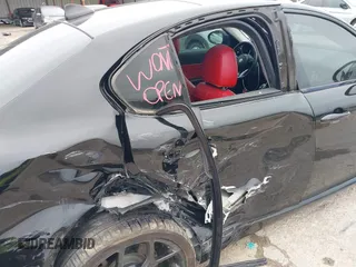 2020 Alfa Romeo Giulia z VIN ZARFAMAN9L7637186, wystawiony jako IAAI lot #41947571 z przebiegiem 37 491 mil mil oraz . Historia ofert i sprzedaży dostępna na DreamBid. Obrazek 6.