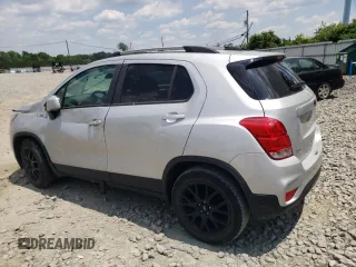 2021 Chevrolet Trax LT z VIN KL7CJLSM0MB367872, wystawiony jako Copart lot #57724154 z przebiegiem 61 582 mil mil oraz Szkoda całkowita • Salvage title. Historia ofert i sprzedaży dostępna na DreamBid. Obrazek 2.