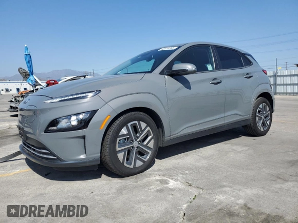 2023 Hyundai Kona SE z VIN KM8K23AG4PU179013, wystawiony jako Copart lot #56318705 z przebiegiem 48 782 mil mil oraz Szkoda całkowita • Salvage title. Historia ofert i sprzedaży dostępna na DreamBid. Obrazek 1.