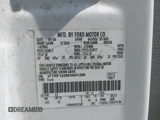 2006 Ford F-150 XL с VIN 1FTRF12286NB41288, выставлен на аукционе IAAI как лот 42434317 с пробегом 176 892 миль миль и . История ставок и продаж доступна на DreamBid. Изображение 9.
