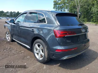 2021 Audi Q5 Premium with VIN WA1AAAFY8M2119097, listed as a IAAI auction lot 40308722 with 57,666 mi miles. Bid and sale history available at carsss.com. Image 3.