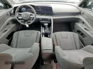 2024 Hyundai Elantra SEL z VIN KMHLS4DG1RU820451, wystawiony jako Copart lot #51041765 z przebiegiem 4 058 mil mil oraz Szkoda całkowita • Salvage title. Historia ofert i sprzedaży dostępna na DreamBid. Obrazek 8.