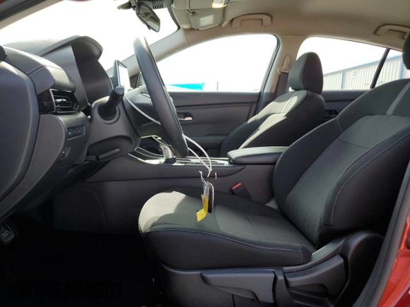2024 Nissan Sentra SV with VIN 3N1AB8CV2RY338963, listed as a Copart auction lot 61761405 with 33,309 mi miles and Clean title. Bid and sale history available at DreamBid. Image 7.