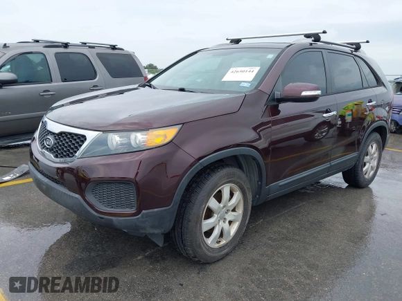 2013 Kia Sorento LX with VIN 5XYKT4A28DG387792, listed as a IAAI auction lot 42650144 with 93,136 mi miles and . Bid and sale history available at DreamBid. Image 2.