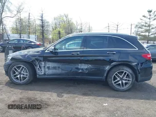 2017 Mercedes-Benz GLC 300 z VIN WDC0G4KB2HF247007, wystawiony jako IAAI lot #42097042 z przebiegiem 74 521 mil mil oraz . Historia ofert i sprzedaży dostępna na DreamBid. Obrazek 14.