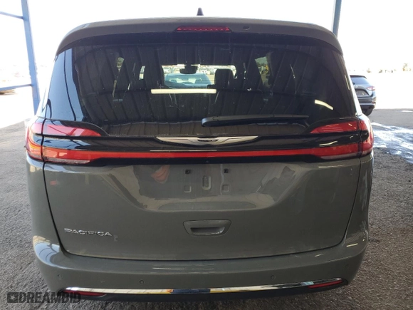 2025 Chrysler Pacifica Select with VIN 2C4RC1BG3SR503545, listed as a Copart auction lot 50844395 with 3,921 mi miles and Clean Title. Bid and sale history available at carsss.com. Image 6.