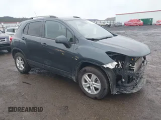 2021 Chevrolet Trax LT with VIN KL7CJPSB4MB346304, listed as a IAAI auction lot 41641995 with 33,677 mi miles. Bid and sale history available at carsss.com. Image 1.