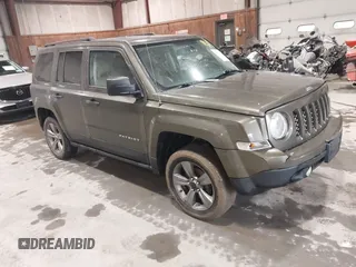 2015 Jeep Patriot Latitude z VIN 1C4NJRFB9FD417747, wystawiony jako IAAI lot #42527555 z przebiegiem 290 316 mil mil oraz . Historia ofert i sprzedaży dostępna na DreamBid. Obrazek 1.