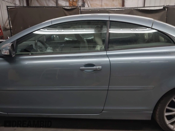 2008 Volvo C70 z VIN YV1MC67258J055210, wystawiony jako IAAI lot #42076472 z przebiegiem 110 427 mil mil oraz . Historia ofert i sprzedaży dostępna na DreamBid. Obrazek 14.