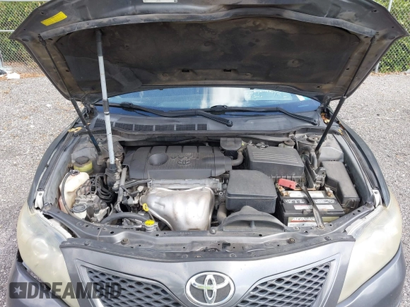 2011 Toyota Camry LE z VIN 4T1BF3EK8BU743564, wystawiony jako IAAI lot #41795818 z przebiegiem 168 877 mil mil oraz . Historia ofert i sprzedaży dostępna na DreamBid. Obrazek 10.