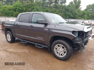 2016 Toyota Tundra SR5 z VIN 5TFDW5F12GX558883, wystawiony jako IAAI lot #42074466 z przebiegiem 181 343 mil mil oraz . Historia ofert i sprzedaży dostępna na DreamBid. Obrazek 1.