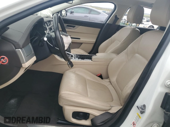 2016 Jaguar XF 35t Prestige with VIN SAJBK4BV3GCY15743, listed as a Copart auction lot 78531394 with 83,791 mi miles and Salvage Title. Bid and sale history available at carsss.com. Image 7.