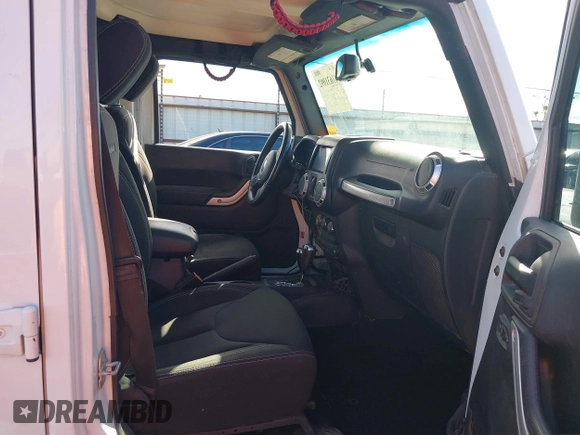 2017 Jeep Wrangler Unlimited Sahara with VIN 1C4BJWEG2HL552382, listed as a IAAI auction lot 41631092 with 96,097 mi miles and . Bid and sale history available at DreamBid. Image 5.