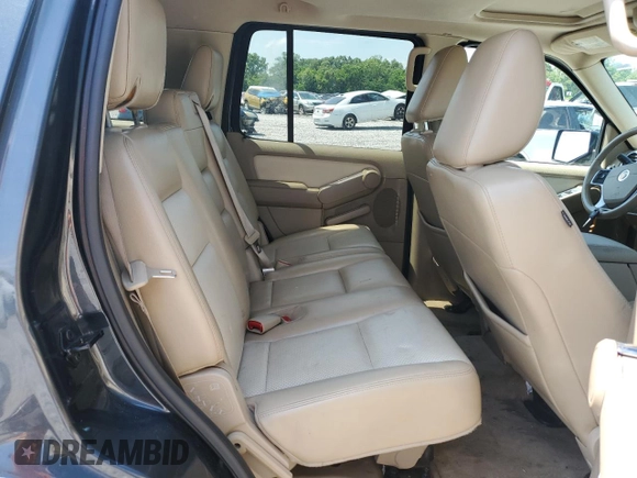 2010 Mercury Mountaineer Premier z VIN 4M2EN4J85AUJ03857, wystawiony jako Copart lot #56787845 z przebiegiem 215 256 mil mil oraz Szkody całkowita. Historia ofert i sprzedaży dostępna na DreamBid. Obrazek 11.