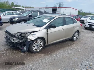 2018 Ford Focus Titanium с VIN 1FADP3J27JL279628, выставлен на аукционе IAAI как лот 42139356 с пробегом 108 007 миль миль и . История ставок и продаж доступна на DreamBid. Изображение 18.