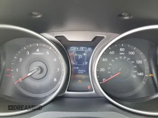 2016 Hyundai Veloster z VIN KMHTC6AD4GU294400, wystawiony jako Copart lot #52755575 z przebiegiem 108 419 mil mil oraz Szkoda całkowita • Salvage title. Historia ofert i sprzedaży dostępna na DreamBid. Obrazek 9.