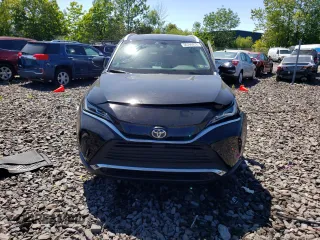 2022 Toyota Venza LE with VIN JTEAAAAH6NJ116621, listed as a Copart auction lot 66396913 with 9,890 mi miles. Bid and sale history available at carsss.com. Image 5.