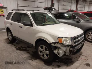 2012 Ford Escape XLT z VIN 1FMCU9DG4CKA72675, wystawiony jako IAAI lot #41212739 z przebiegiem 112 781 mil mil oraz . Historia ofert i sprzedaży dostępna na DreamBid. Obrazek 1.