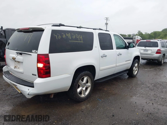 2008 Chevrolet Suburban LTZ z VIN 3GNFK16338G185462, wystawiony jako IAAI lot #42298299 z przebiegiem 301 758 mil mil oraz . Historia ofert i sprzedaży dostępna na DreamBid. Obrazek 4.