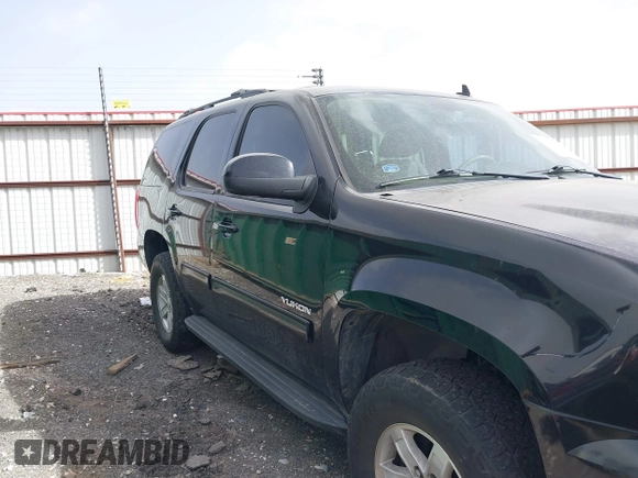 2012 GMC Yukon SLT with VIN 1GKS1CE01CR221109, listed as a IAAI auction lot 41820717 with 201,893 mi miles. Bid and sale history available at carsss.com. Image 6.