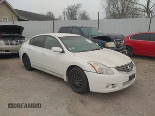 2012 Nissan Altima S z VIN 1N4AL2AP5CN573346, wystawiony jako IAAI lot #41616902 z przebiegiem 209 888 mil mil oraz . Historia ofert i sprzedaży dostępna na DreamBid. Obrazek 1.
