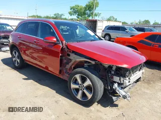 2019 Mercedes-Benz GLC 300 z VIN WDC0G4KB1KF611778, wystawiony jako IAAI lot #42330435 z przebiegiem 88 477 mil mil oraz . Historia ofert i sprzedaży dostępna na DreamBid. Obrazek 1.