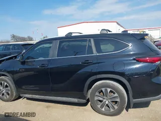 2023 Toyota Highlander L with VIN 5TDKDRAH5PS513192, listed as a IAAI auction lot 41672682 with 38,389 mi miles. Bid and sale history available at carsss.com. Image 15.