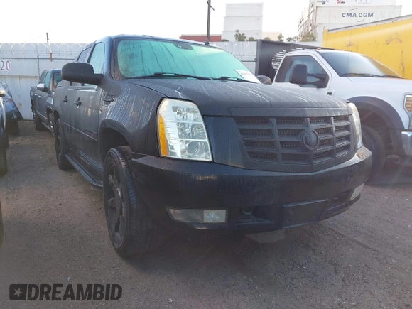 2008 Cadillac Escalade EXT z VIN 3GYFK62808G147107, wystawiony jako IAAI lot #41397796 z przebiegiem Nie podano mil oraz . Historia ofert i sprzedaży dostępna na DreamBid. Obrazek 1.