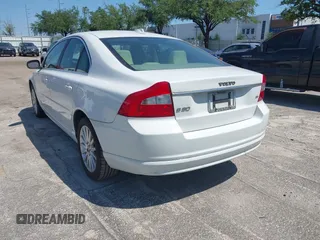 2007 Volvo S80 I6 with VIN YV1AS982671040638, listed as a IAAI auction lot 41998742 with 155,266 mi miles. Bid and sale history available at carsss.com. Image 3.