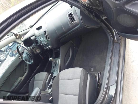 2014 Kia Forte EX with VIN KNAFX4A86E5049938, listed as a IAAI auction lot 42038755 with 82,016 mi miles. Bid and sale history available at carsss.com. Image 5.