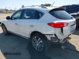 2017 Infiniti QX50 with VIN JN1BJ0RPXHM389985, listed as a IAAI auction lot 42002390 with 29,133 mi miles. Bid and sale history available at carsss.com. Image 3.