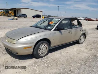 1998 Saturn SL z VIN 1G8ZK5271WZ265579, wystawiony jako Copart lot #68153934 z przebiegiem Nie podano mil oraz Szkody całkowita. Historia ofert i sprzedaży dostępna na DreamBid. Obrazek 1.