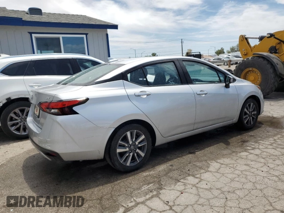 2021 Nissan Versa SV z VIN 3N1CN8EV0ML843015, wystawiony jako Copart lot #58406775 z przebiegiem 87 979 mil mil oraz Czysty tytuł • Clean title. Historia ofert i sprzedaży dostępna na DreamBid. Obrazek 3.