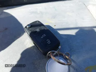 2017 Volkswagen Tiguan Wolfsburg Edition с VIN WVGRV7AX1HK005782, выставлен на аукционе IAAI как лот 41624861 с пробегом 114 660 миль миль и . История ставок и продаж доступна на DreamBid. Изображение 11.